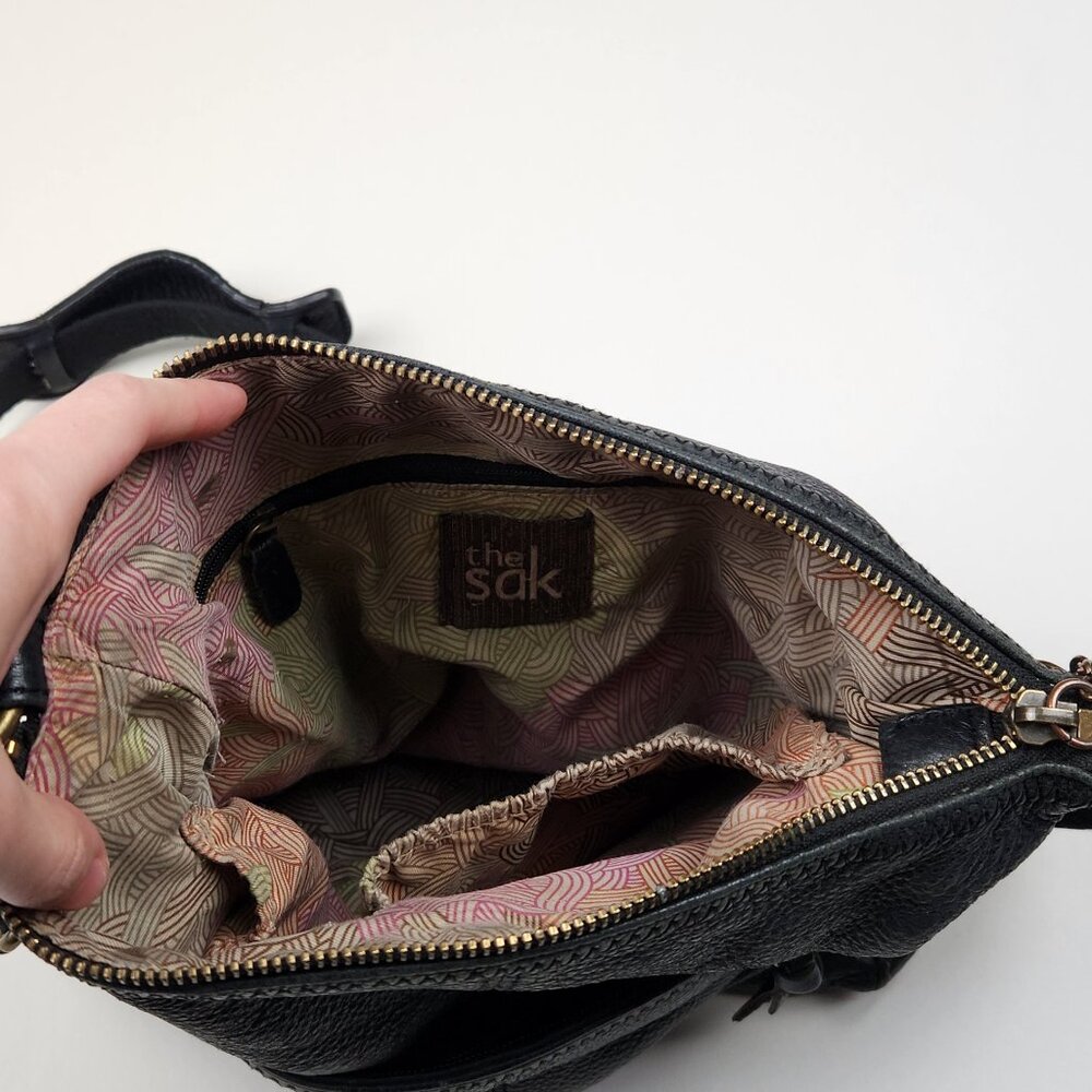 The Sak Iris Leather Crossbody Purse Black - Picture 5 of 15